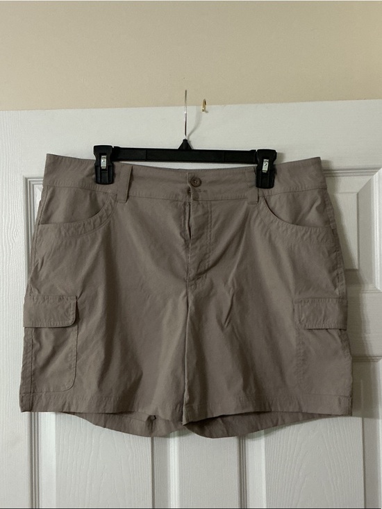 Eddie Bauer Pants - Eddie Bauer Women's Cargo Shorts in Taupe
